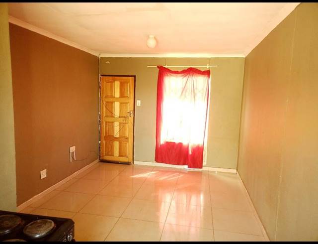 2 BEDROOM HOUSE FOR SALE IN PROTEA GLEN